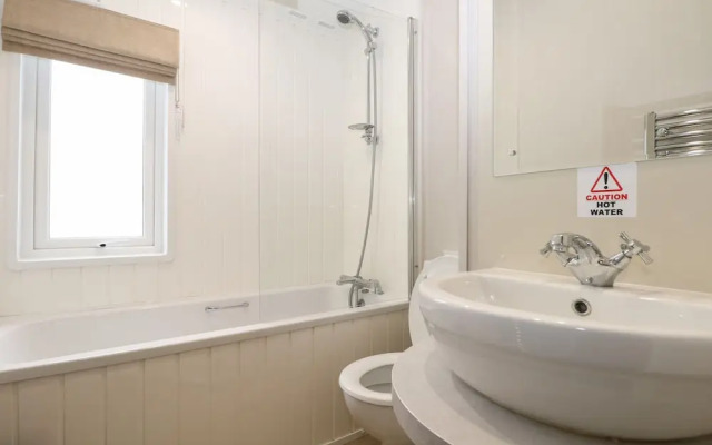 Lodge at Chichester Lakeside