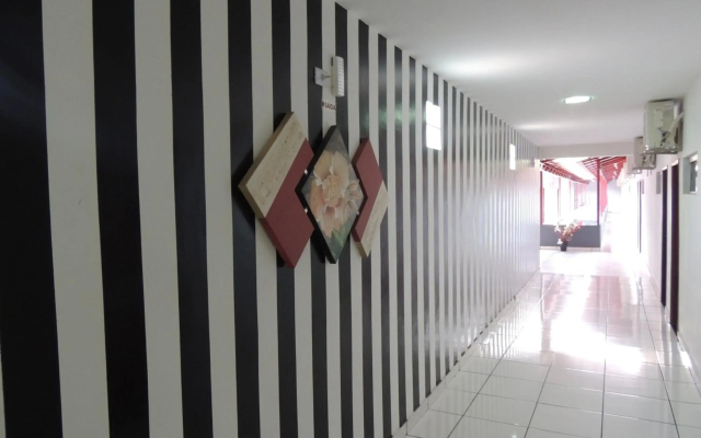 New Center Hotel