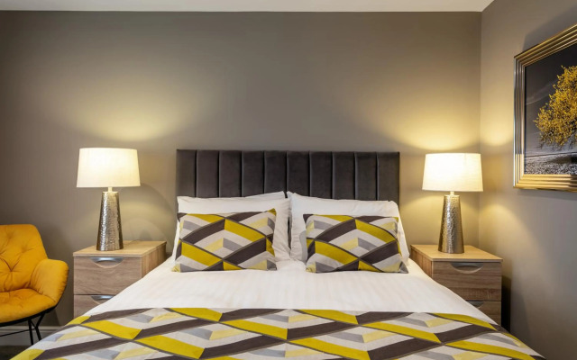 Roydon Marina Village