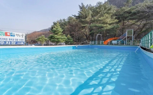 Gapyeong Myeongdongol Pension