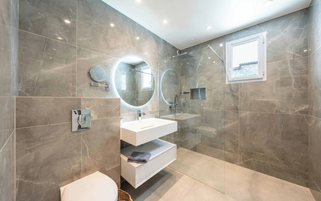 Sumptuous Villa - AC- 6br- 12p- Cannes