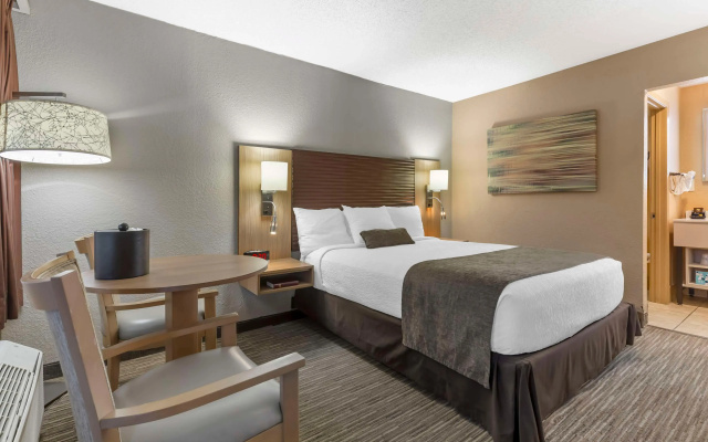 Best Western Plus Landing View Inn & Suites