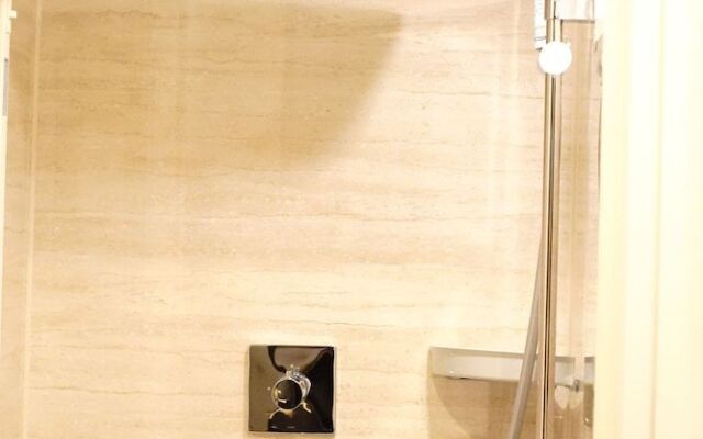 hostel & powder room crane - Caters to Women
