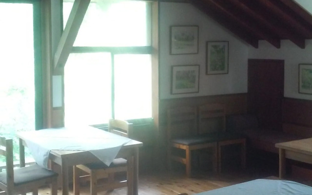 Gallery Hara & Guest House