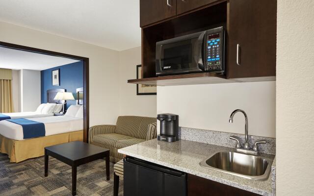 Holiday Inn Express & Suites Pekin (Peoria Area) by IHG