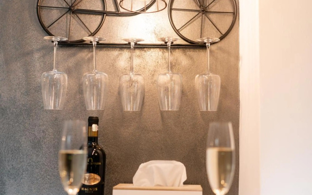 Artsy riverside suite - Amazing central apartment