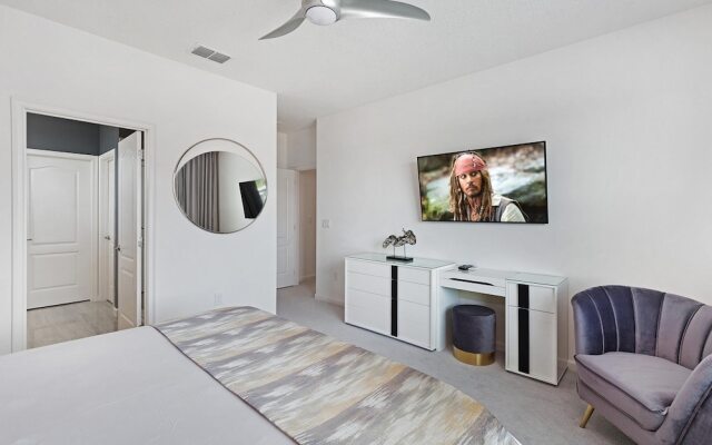 St012v: 10 Bed, Dinosaurs, Minions