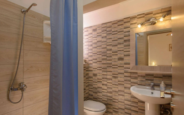 Nikos Hotel