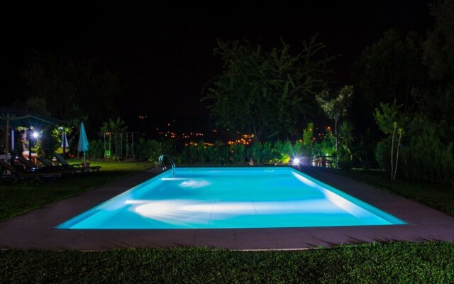 Pet Friendly BBQ Mesa de Jogos Mystay