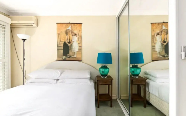 Spacious 2-bed Townhouse With Garage & Patio