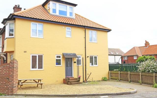 Modern Holiday Home in Aldeburgh Near Beach