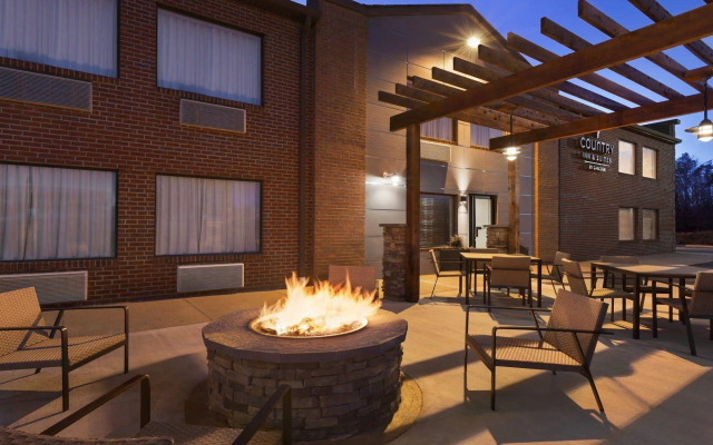 Country Inn & Suites by Radisson, Dahlgren-King George, VA