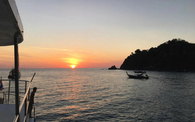 Lanta Fevrier Resort