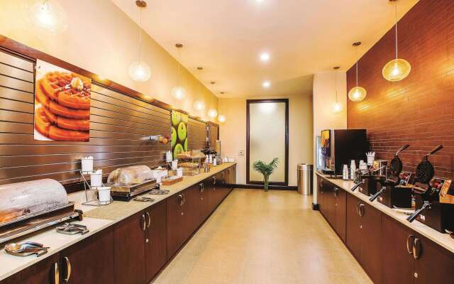 La Quinta Inn & Suites by Wyndham Cotulla