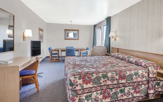 Travelodge by Wyndham Green River UT