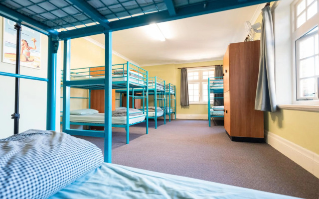 YHA Newcastle Beach