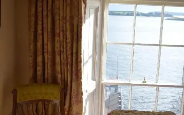 West Beach House -Sea Views