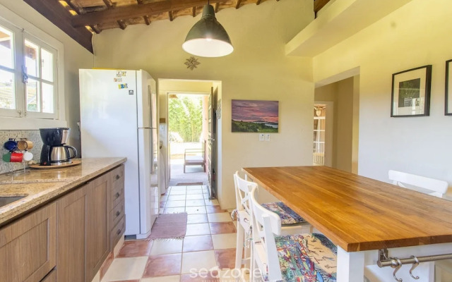 Comfortable Duplex in Praia do Rosa - SC Rfe000