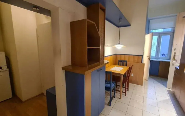 Simple Room Long Stay Central Location
