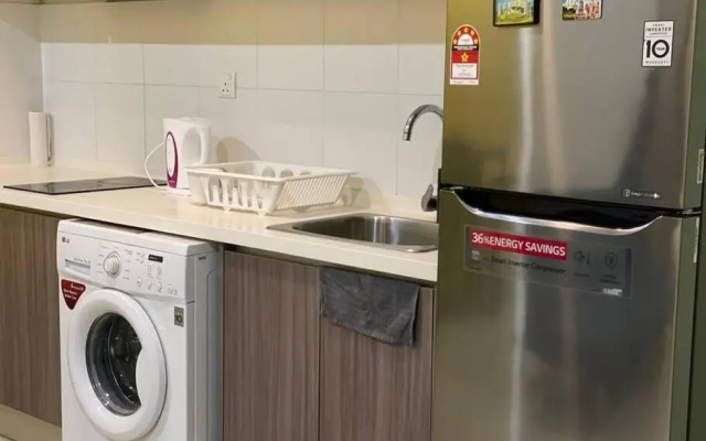 Ha1702, Cyberjaya, Wifi, Netflix, Free Parking.