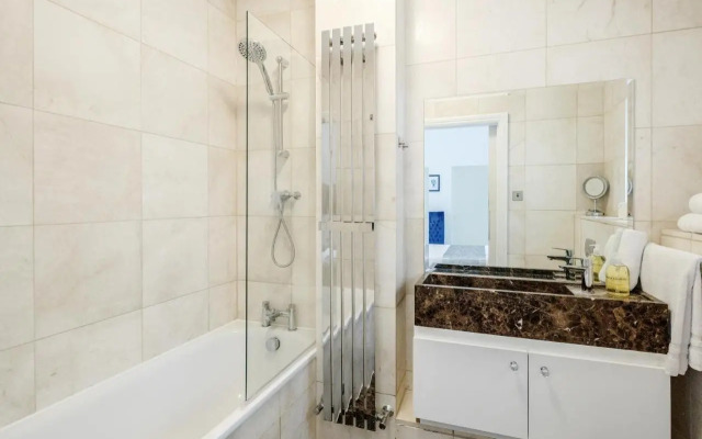 Oxford Street 2 Bed Apartment