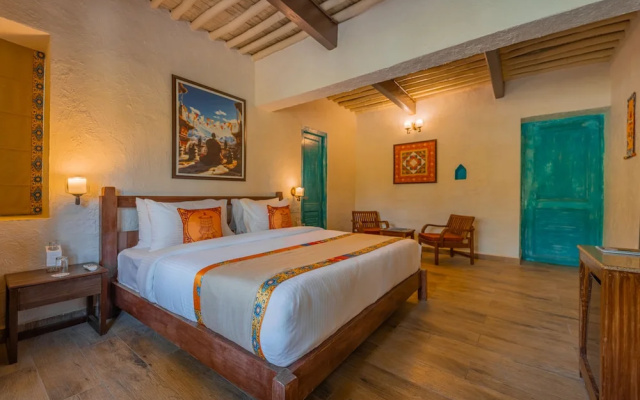 Tree of Life Birdsong Chalets