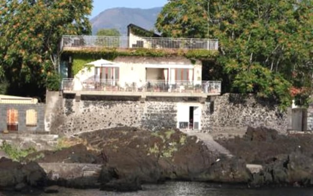 Casa Pizzidu, Elegant Villa With a Terrace Overlooking the sea