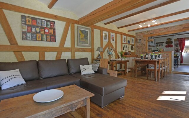 Quaint Villa With Private Pool in Molières-sur-cèze