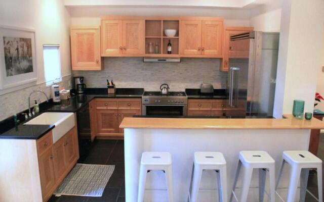 6B D St. Seis Palmas