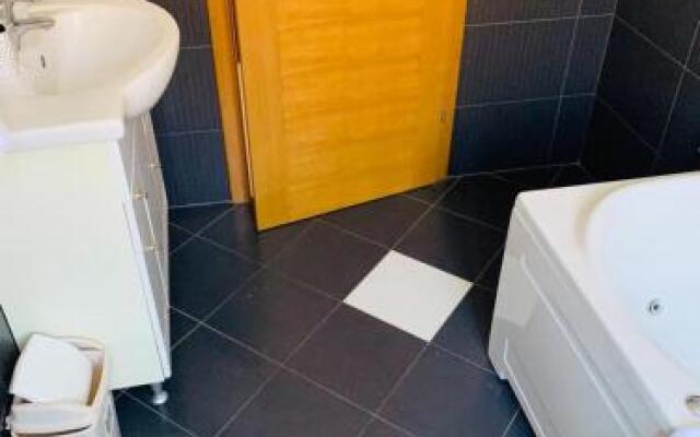 Apartments Nika Sukošan