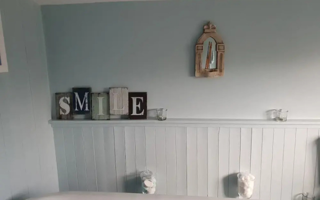 Muggles End, Falmouth, a Short Walk From the Beach