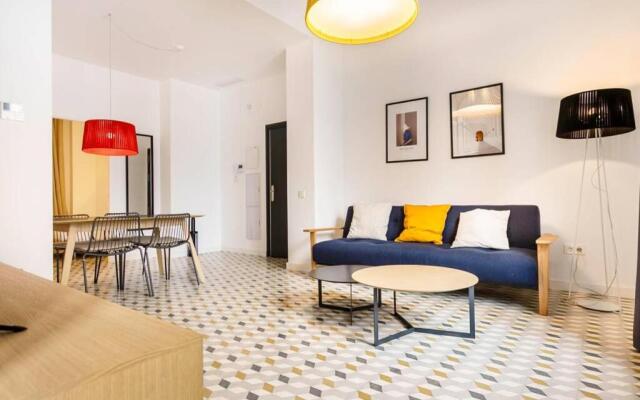 Pop Art, 2BD ground Central Apartment