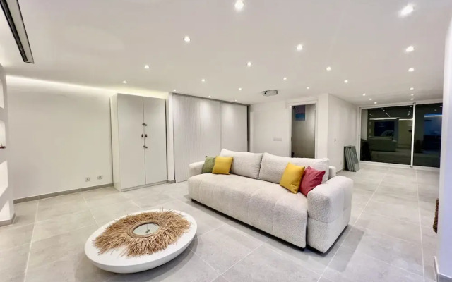 Vilamoura Deluxe Villa by Homing