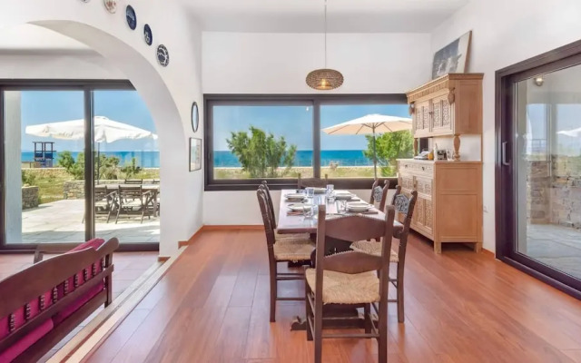 "platanias Beachfront Villa Elsa-90m To Main Square"