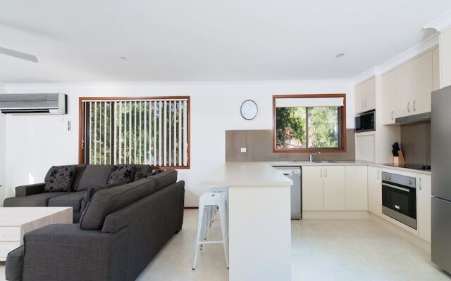 Happy Days, 49 Pantowora Street