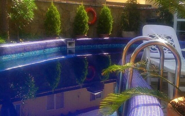 Marina Hotel