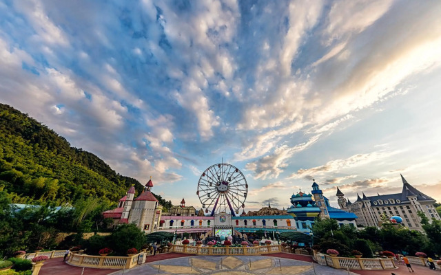 Yin Run Jin Jiang Castle Hotel