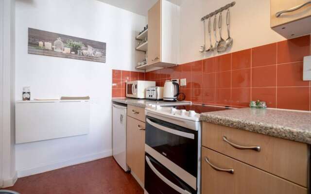 Plush Studio Flat in White City