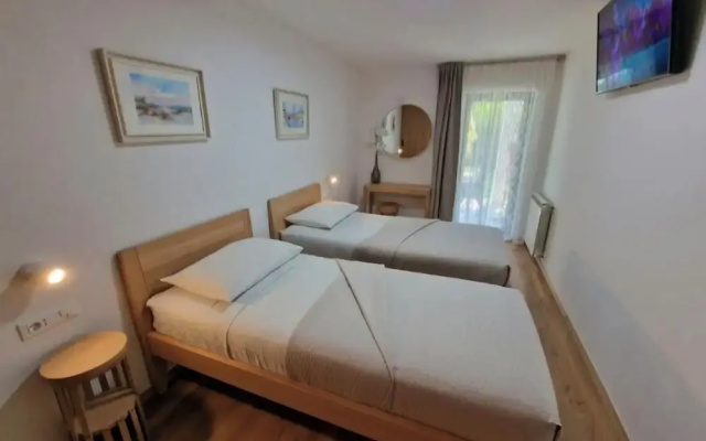 Apartments Cerin