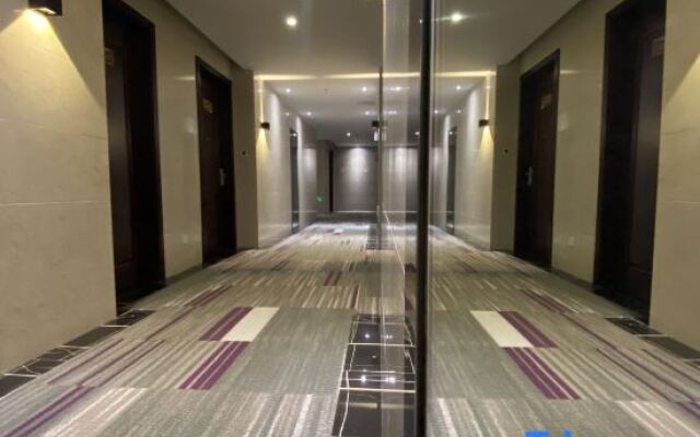 Yangchun Haiyue Bay Business Hotel