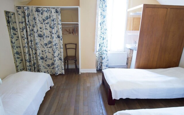 A House Suitable for Groups and Families