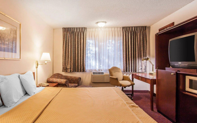 Rodeway Inn & Suites Hwy 217 & 26 W