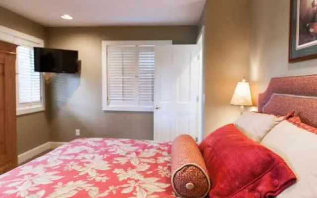 Live Oak Bed And Breakfast