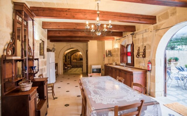 Ta' Karmni Farm Five Stars Holiday House