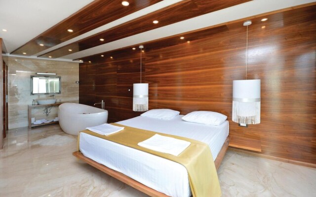 Awesome Home in Podstrana With Wifi and 8 Bedrooms