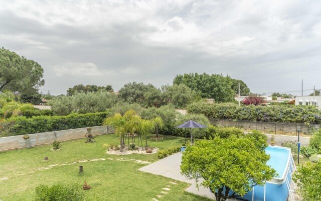 Traditional Holiday Home in Fontane Bianche With Pool