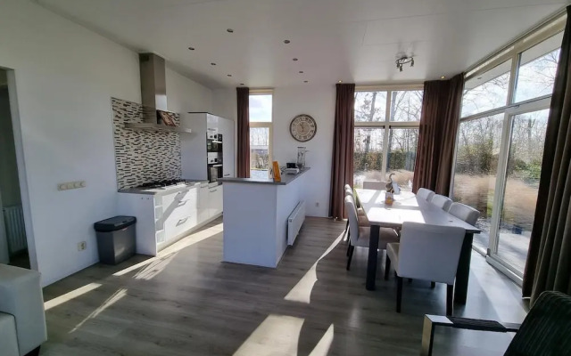 Well Kept Chalet With Dishwasher, Near Maastricht