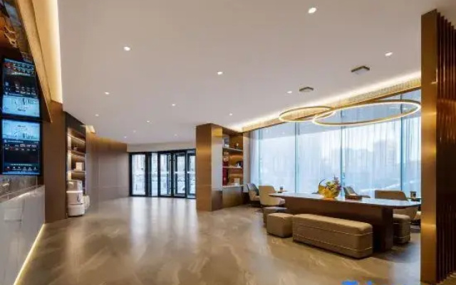 Home Inn Plus(Yantai Fuhai Road RT-Mart Store)