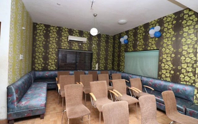 Hotel Shubham by OYO Rooms