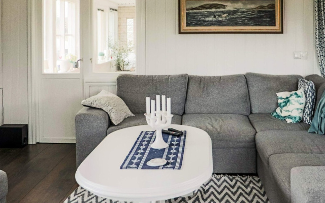 Family Holiday Home by the Sea